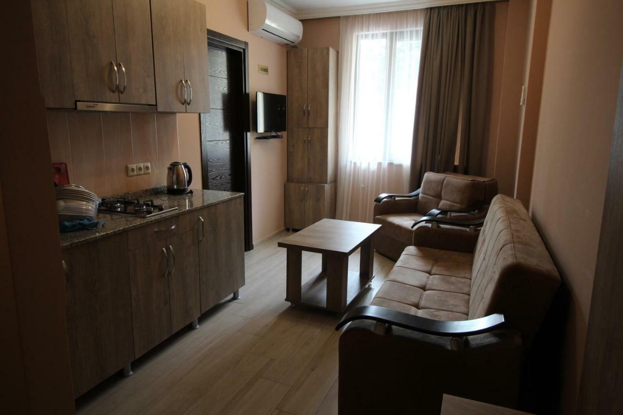 Jeal Apartments Батуми Экстерьер фото